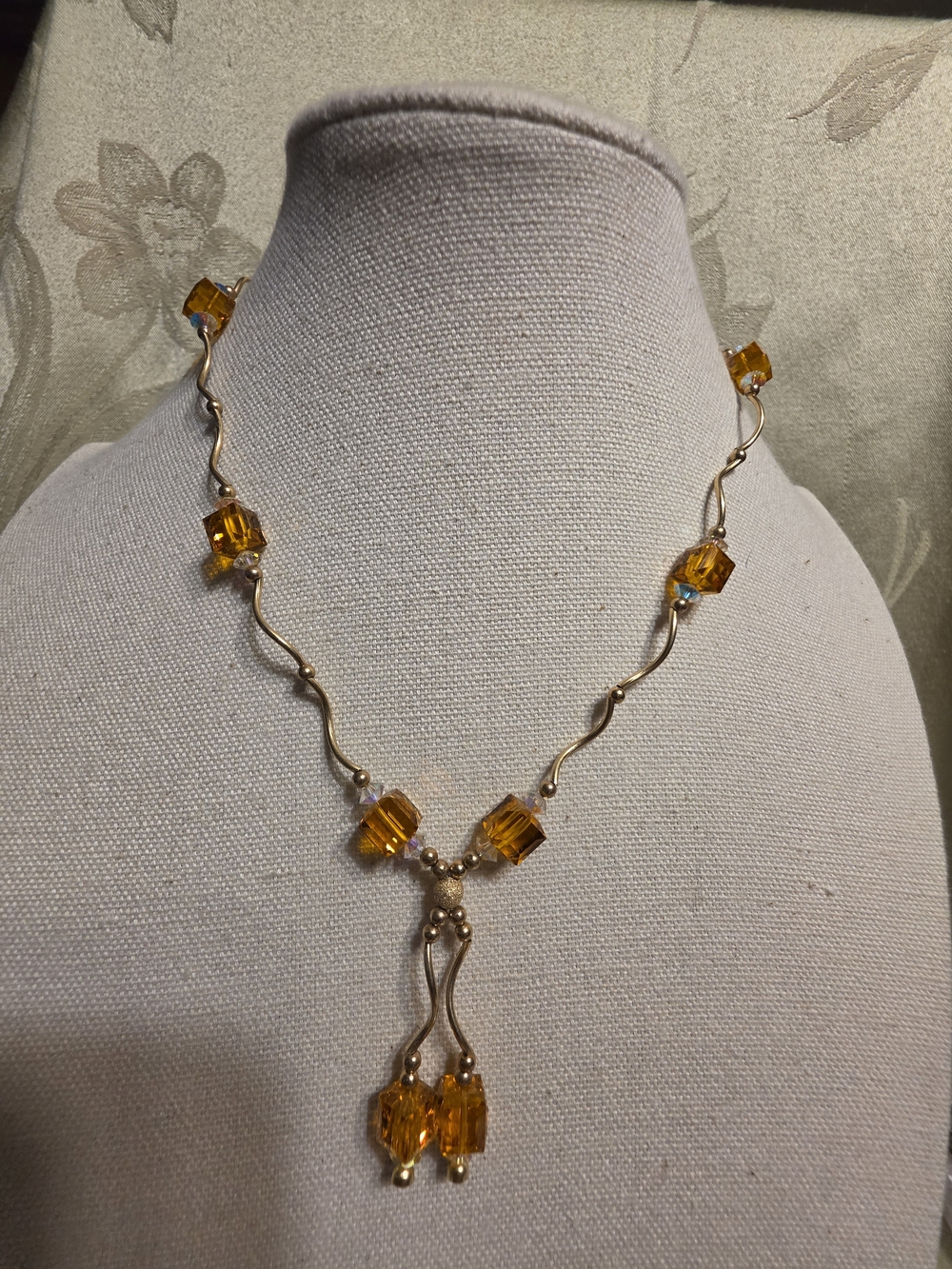 #1331 10K Gold And Amber Necklace